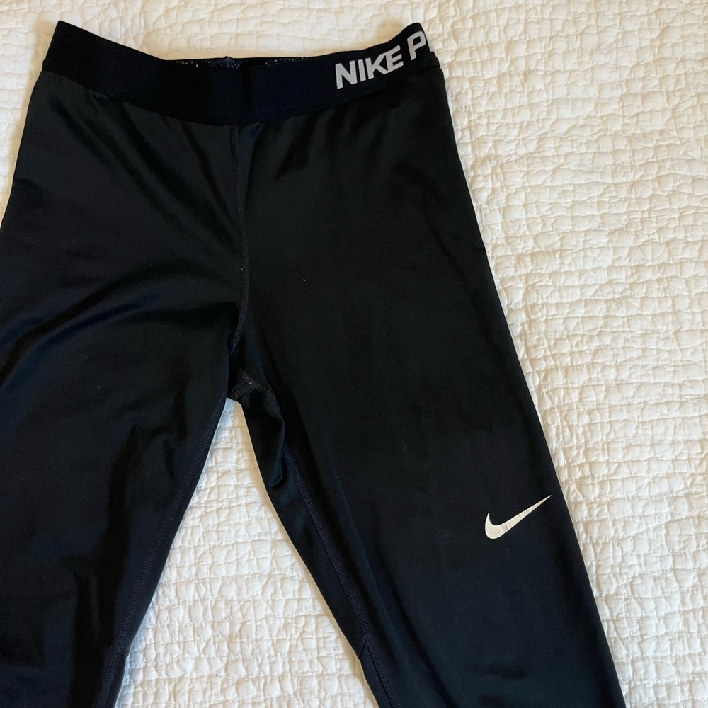 Nike pro cropped leggings